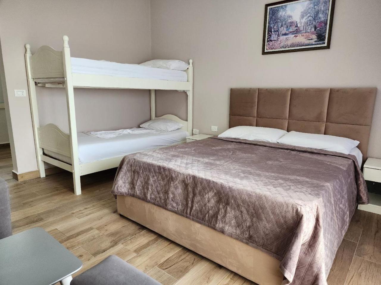 Hotel Maren Durrës Zimmer foto